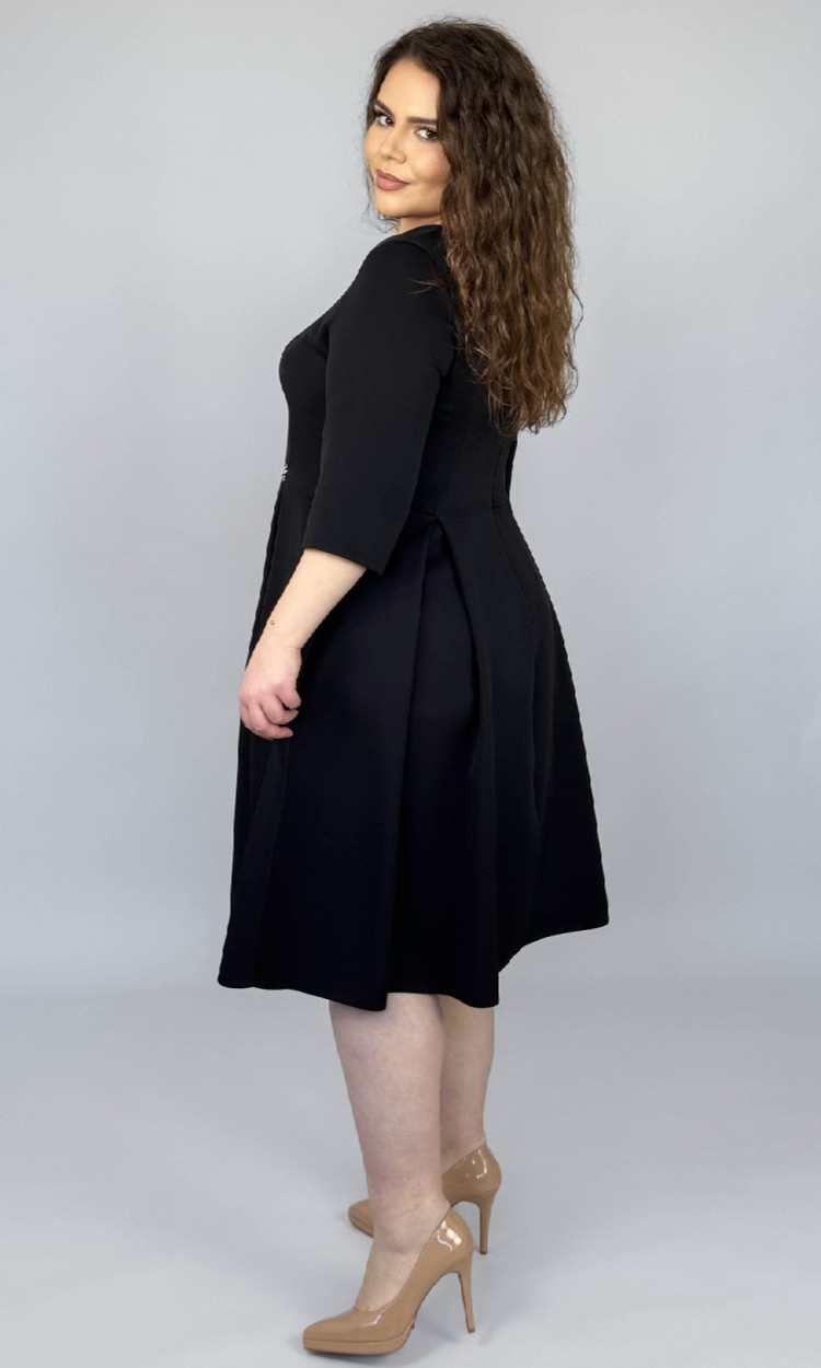 Rochie eleganta din stofa elastica cu accesoriu argintiu in talie