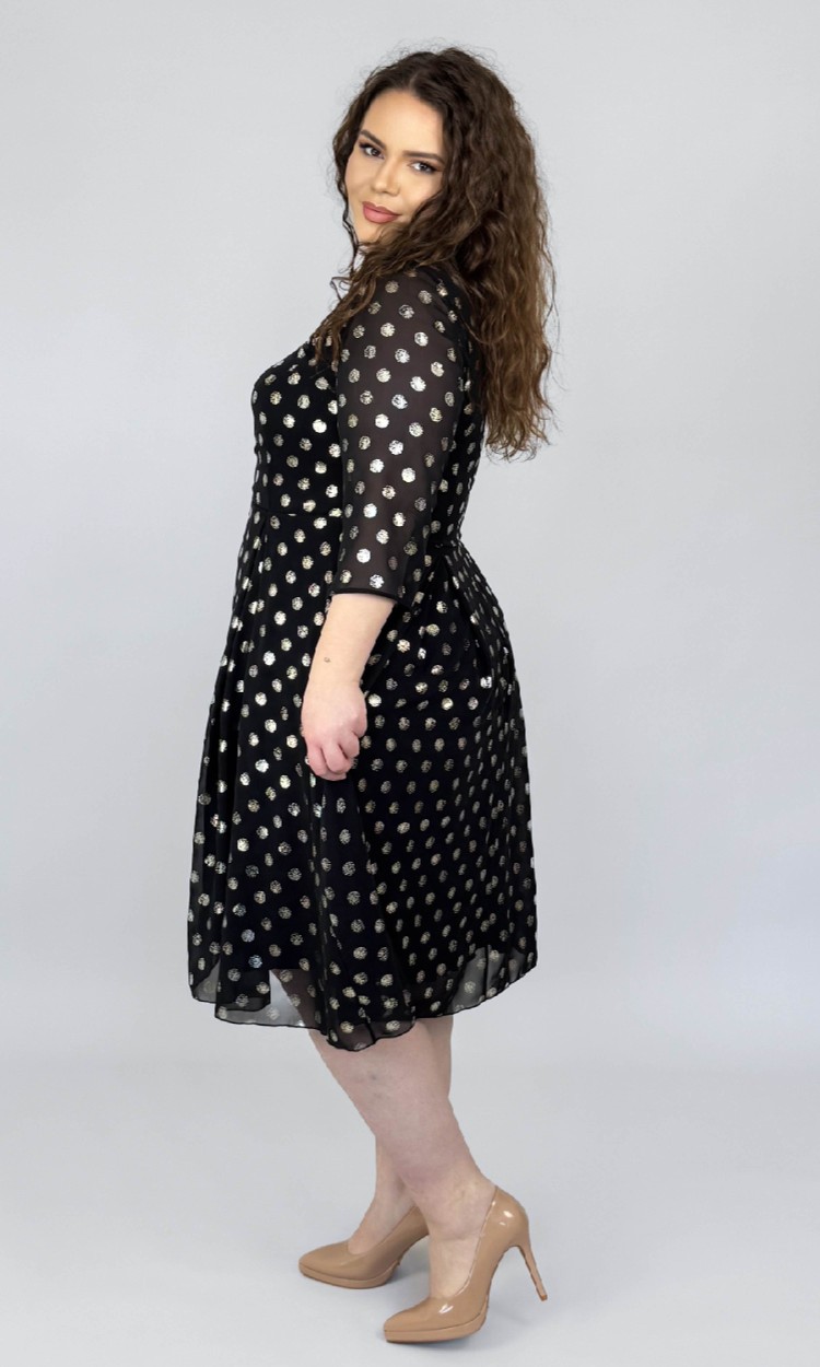 Rochie din voal in semiclos neagra cu imprimeu buline