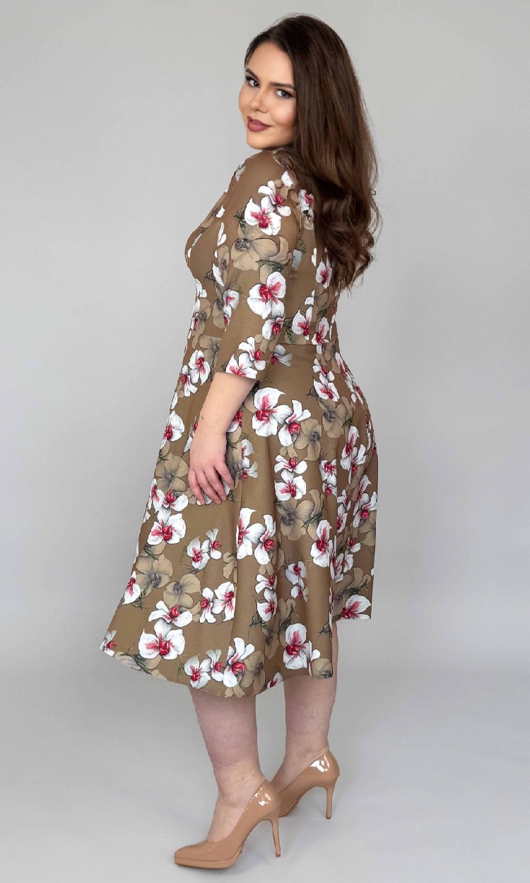 Rochie in clos cu imprimeu floral crem