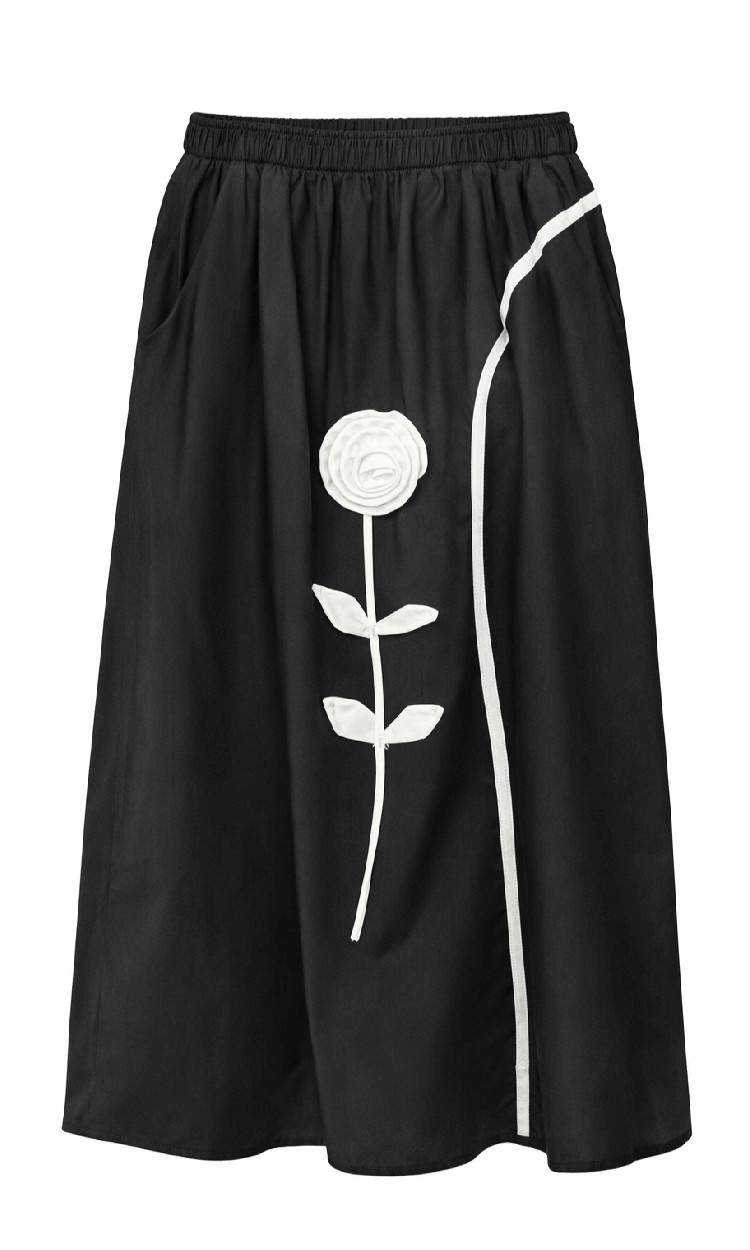 Fusta cu aplicatie florala